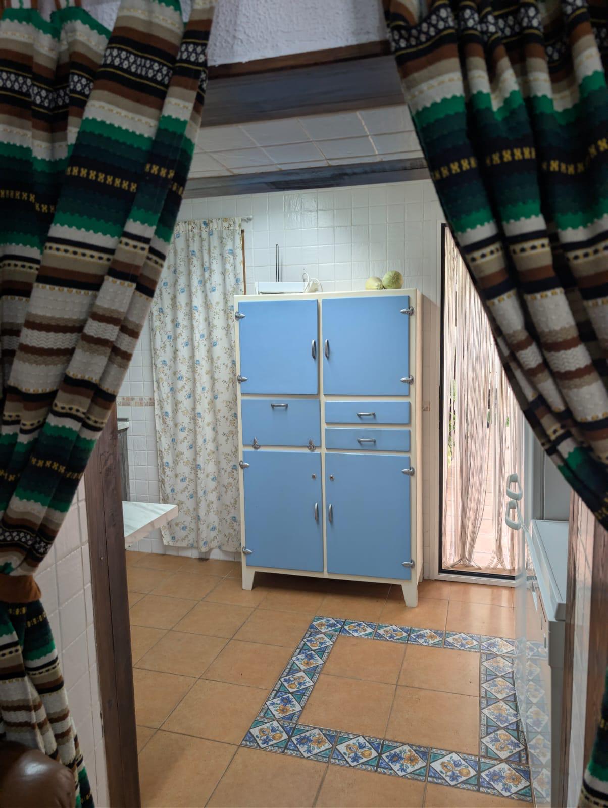 Cocina rústica auxiliar de la casa rural